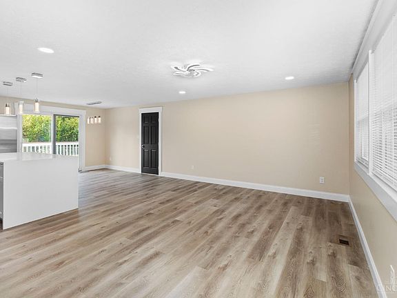 3rd image of 1431 Hillary Ln