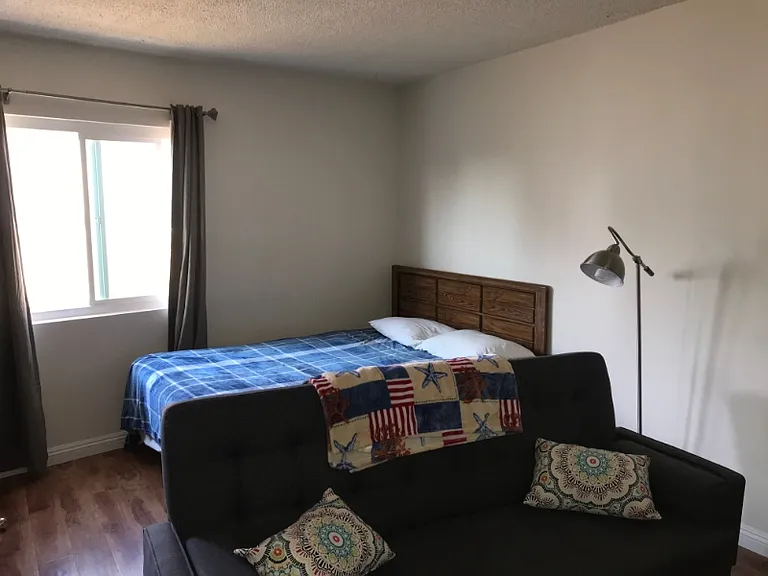 4747 S Centinela Ave — Photo 13
