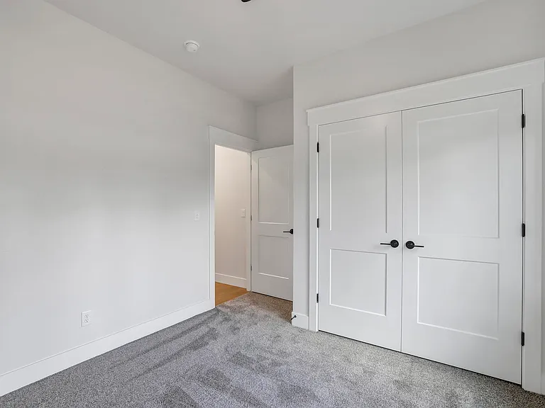 533 Irene St — Photo 16