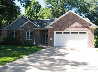 102 Shady Knolls Dr, East Peoria, IL