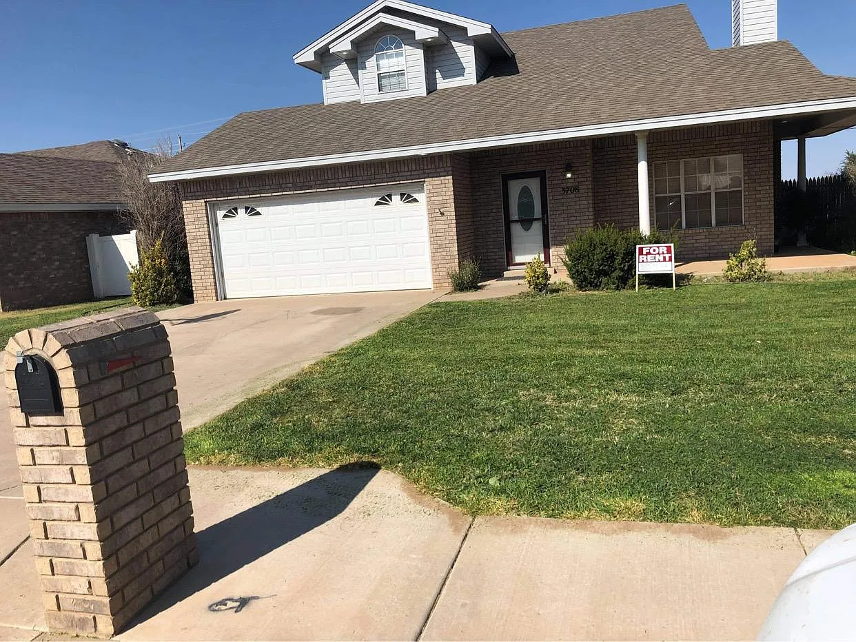 3 bed, 2.5 bath, 1864 sqft, $1,800 — Photo 1