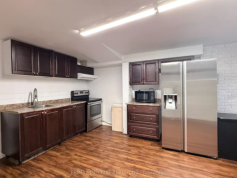 52 Yongehurst Rd #2 — Photo 3