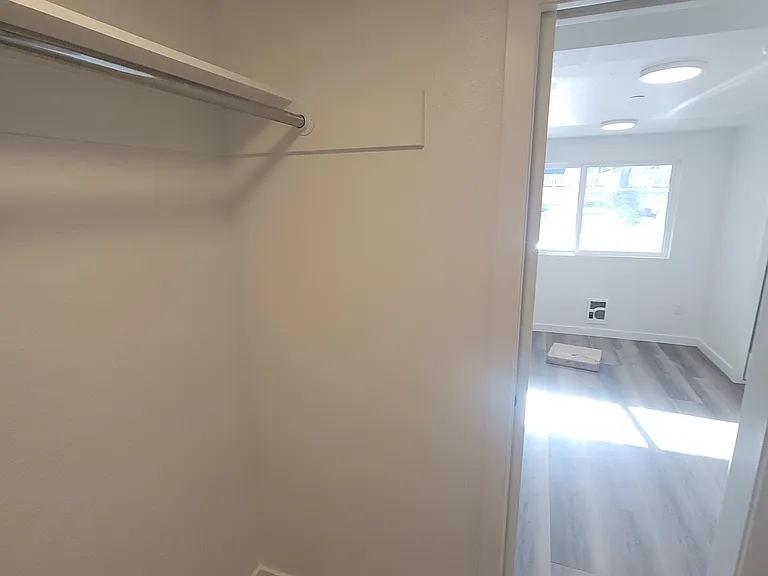 148 W Canada #C — Photo 10
