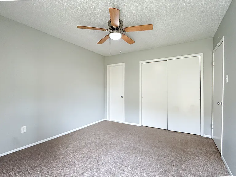 Hidden Pointe Apartments — Photo 36