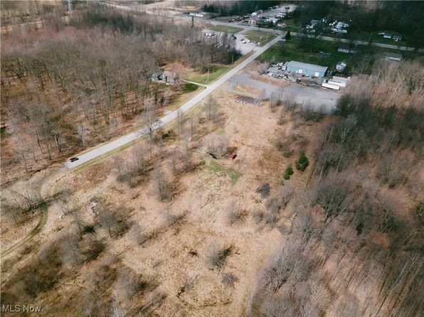 Begala St, Lowellville, OH 44436