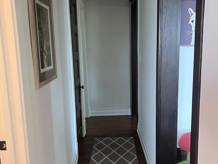 1954 W Berteau Ave #2E — Photo 8