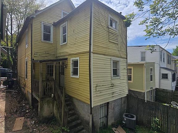 2nd image of 1520 W St SE