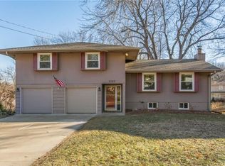 2197 NW 80th Pl, Clive, IA 50325