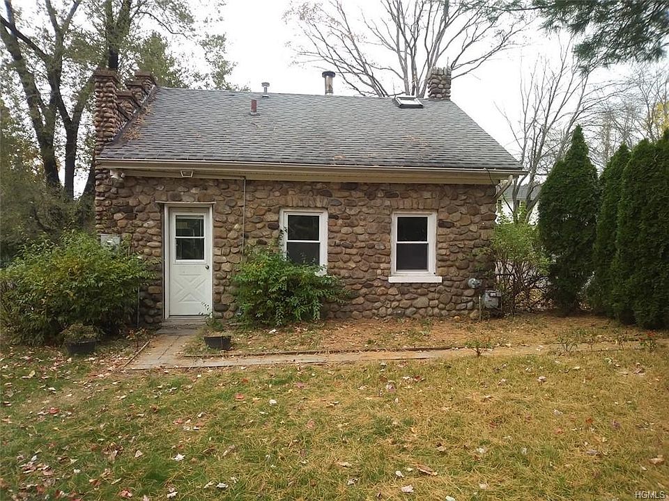 1st image of 6 Sunnybank Dr