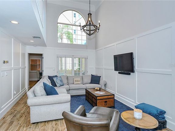4th image of 1131 Coquille St #105