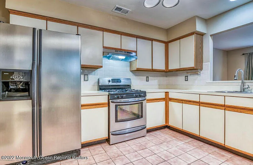 3 bed, 3.5 bath, 1904 sqft, $3,000 — Photo 4