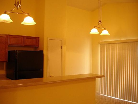 5th image of 3901 N 103rd Dr