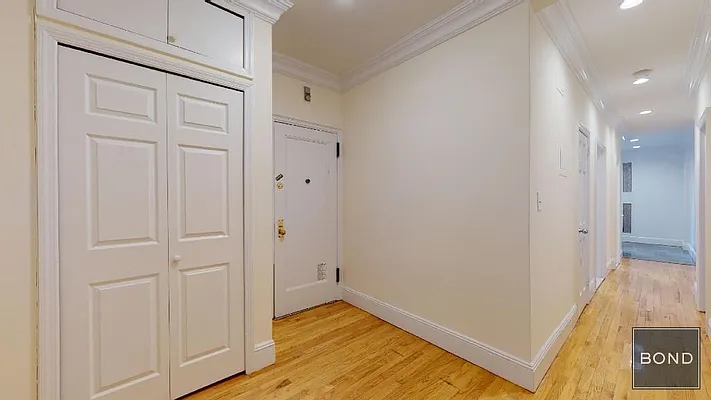 Rented by Bond New York | media 19