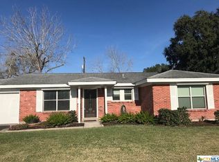 1704 Bonham Dr, Victoria, TX 77901