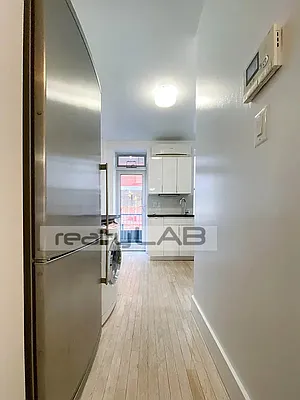 Rented by Realty Lab LLC | media 9