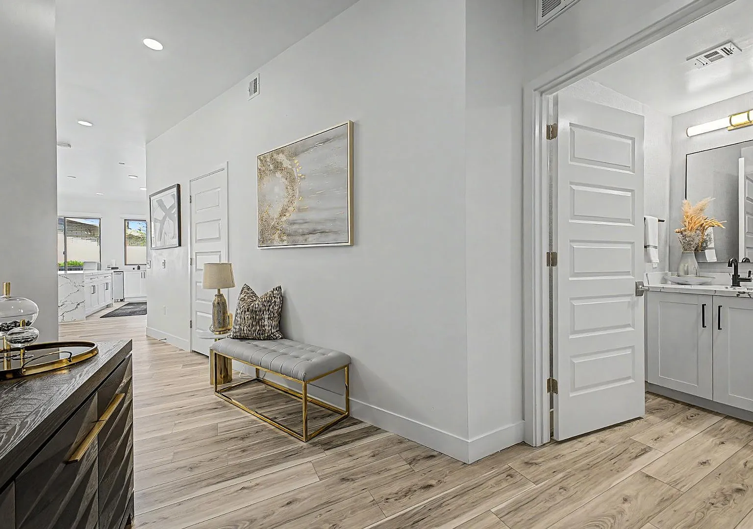 2 bed, 2.5 bath, 1623 sqft, $3,200 — Photo 2