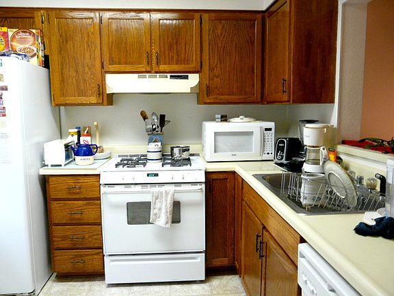 2nd image of 1732 Beechwood Cir N