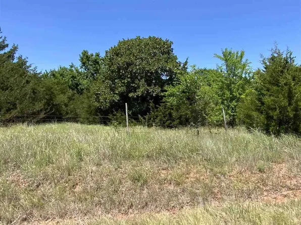 1924 W McMurtry Rd, Stillwater, OK 74075