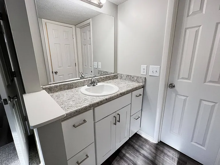 The Vinings Apartments — Photo 38