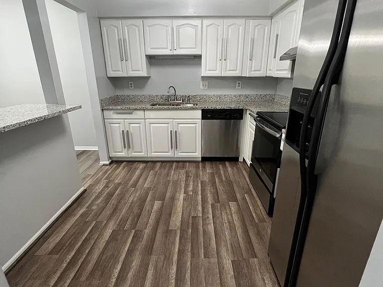 2864 Madeira Ct #19 — Photo 2