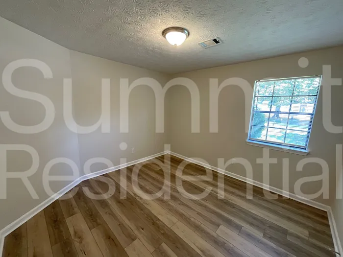 245 Windemere Way — Photo 16