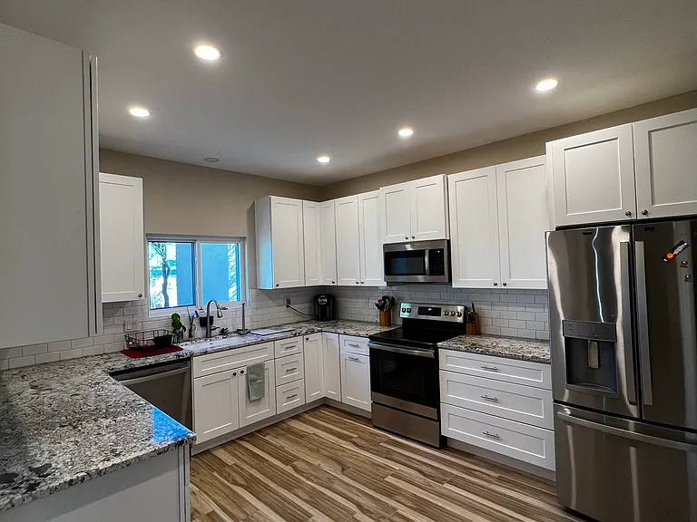 1432 E Saint Catherine Ave — Photo 19