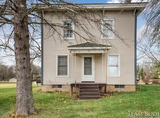 237 S John St, Newaygo, MI