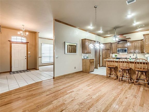 3rd image of 3108 SW 105th Ter
