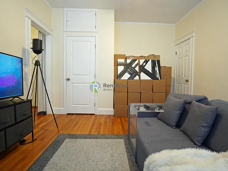 1842 Commonwealth Ave #11 — Photo 4