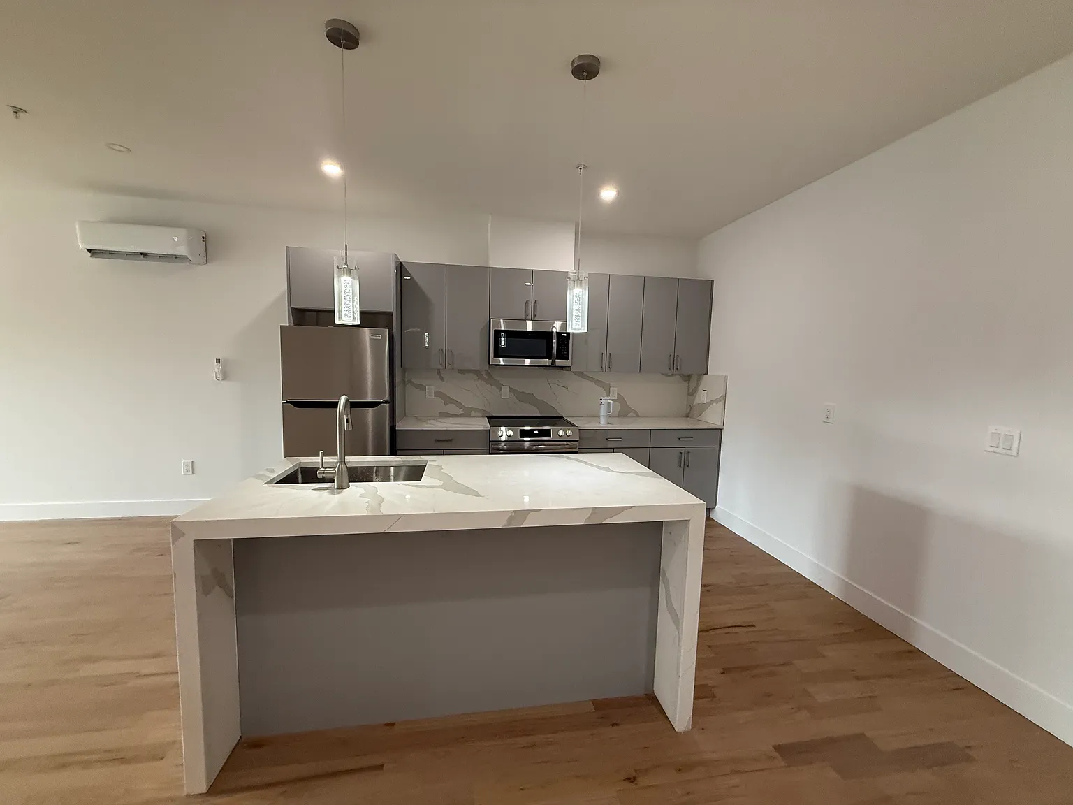 1 bed, $2,300 — Photo 1