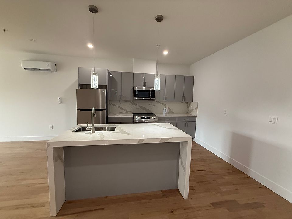 1st image of 558 Rahway Ave #2
