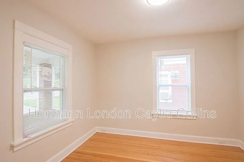2 bed, 1.0 bath, 900 sqft, $1,099 — Photo 3