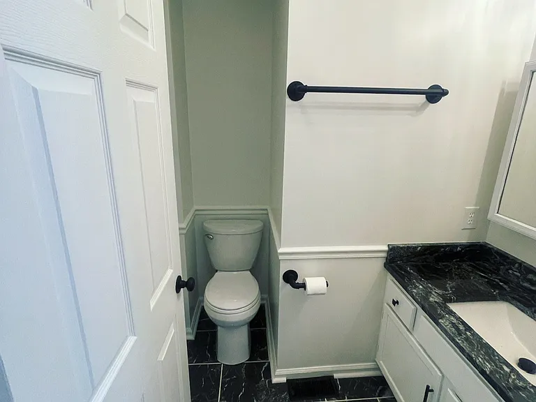 641 Hunters Ln — Photo 8
