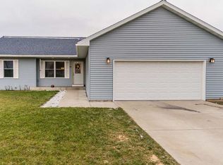 745 Crestview Dr, Reedsburg, WI 53959