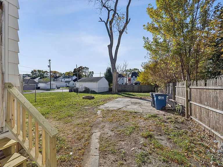 905 Brinton Dr — Photo 16