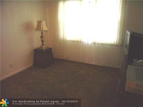 4th image of 134 Lyndhurst #F
