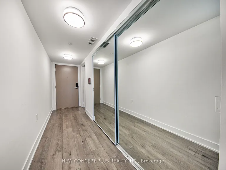 585 Bloor St E #1718 — Photo 18