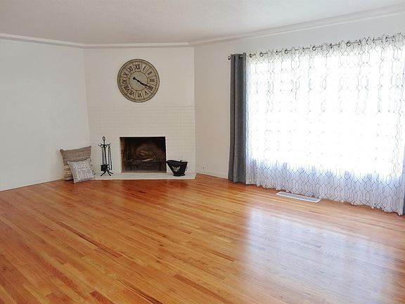 5th image of 216 E Garland Ave