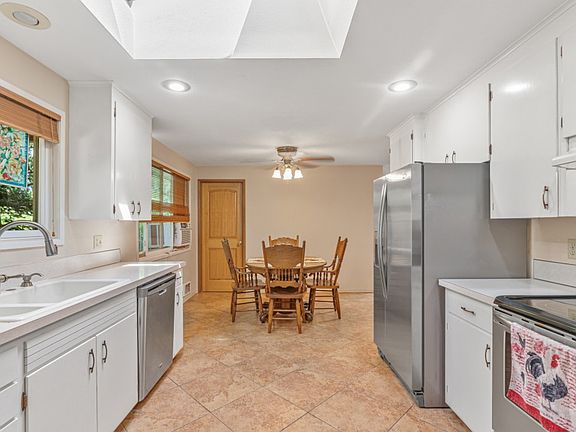 4th image of 13306 51st Ave NE