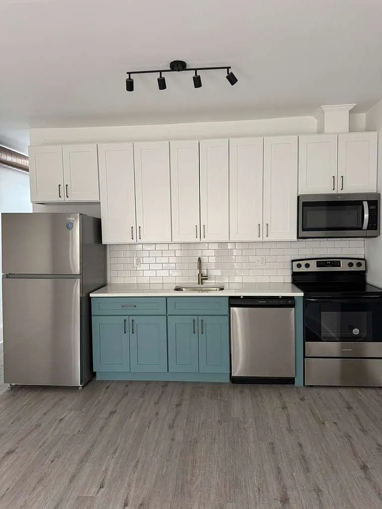 Building Photo - 433 W Bringhurst St #3