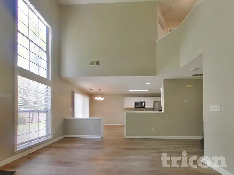 411 Yarrow Way — Photo 4