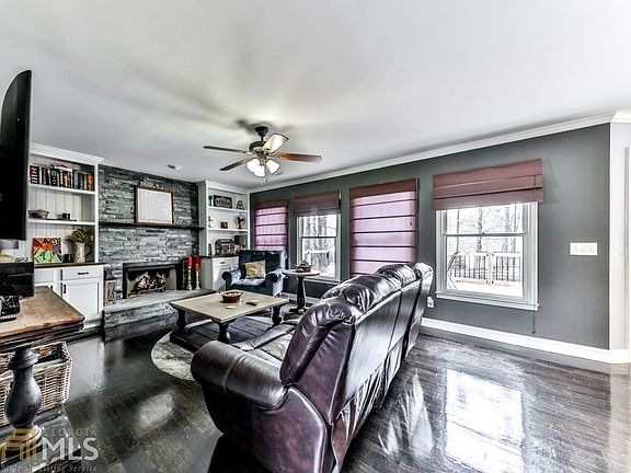 5th image of 2137 Summerchase Dr