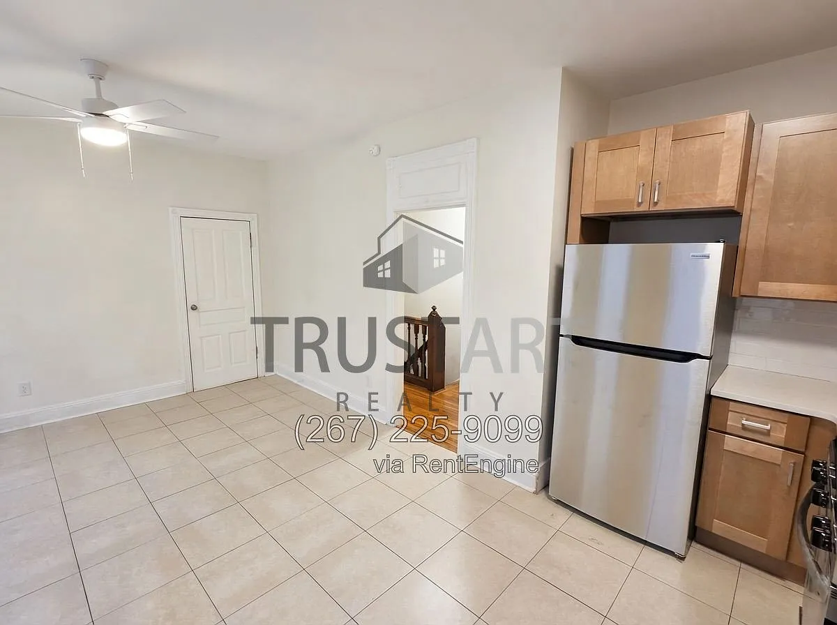2 bed, 1.0 bath, $1,400 — Photo 3