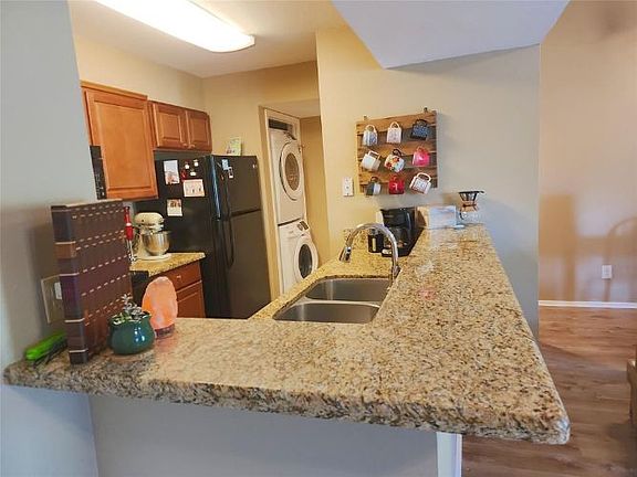 5th image of 7074 N Holiday Dr