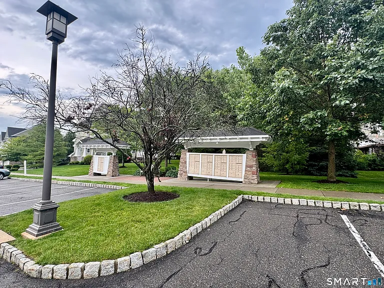 50 Lawrence Ave #50 — Photo 23