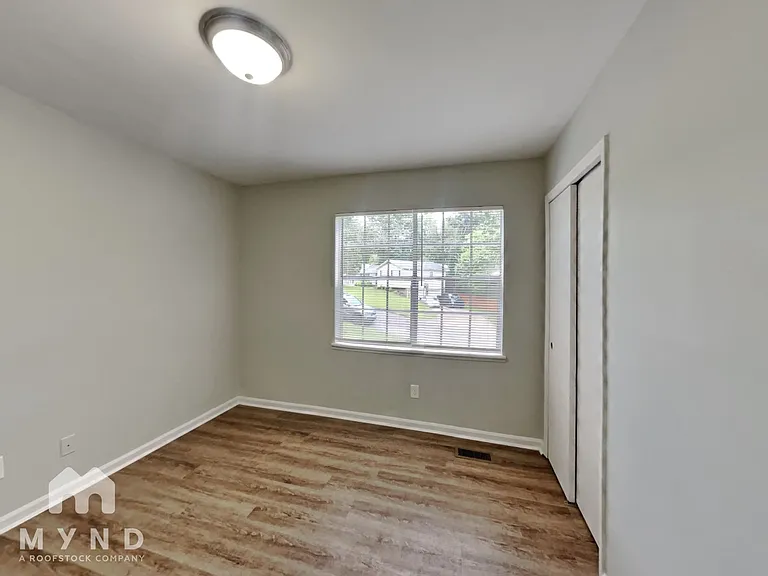 5190 Roger Dr — Photo 14