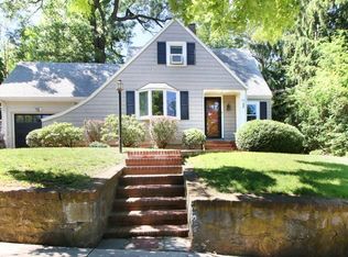 34 Peak Hill Rd, West Roxbury, MA 02132