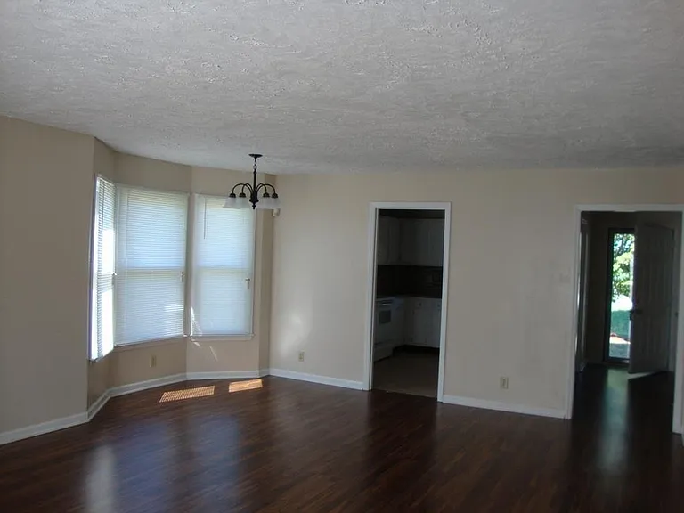 2208 Patriot Dr — Photo 6