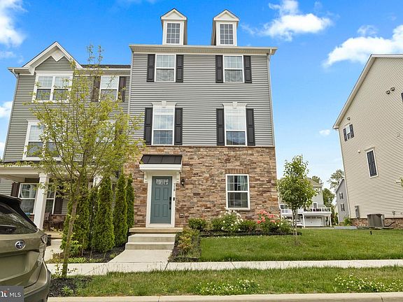 4th image of 718 Kalmar Ln