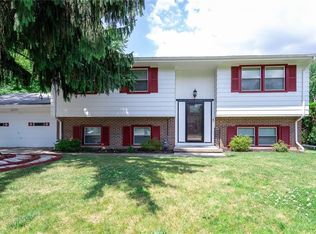 7482 Oakhill Rd, Bedford, OH 44146